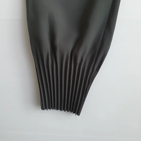 COS Women's Pleated Hem Khaki Green Pants with Pockets Size 12 - Picture 3 of 7